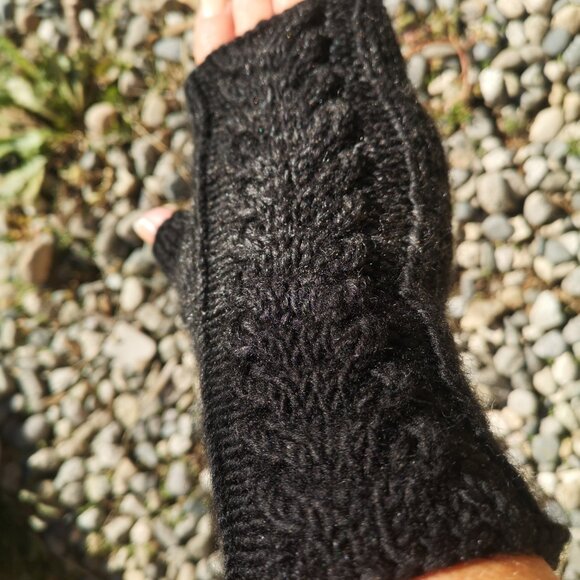 Black Gray HandKnit Seamless Wool Blend Gloves Mittens - Picture 2 of 9